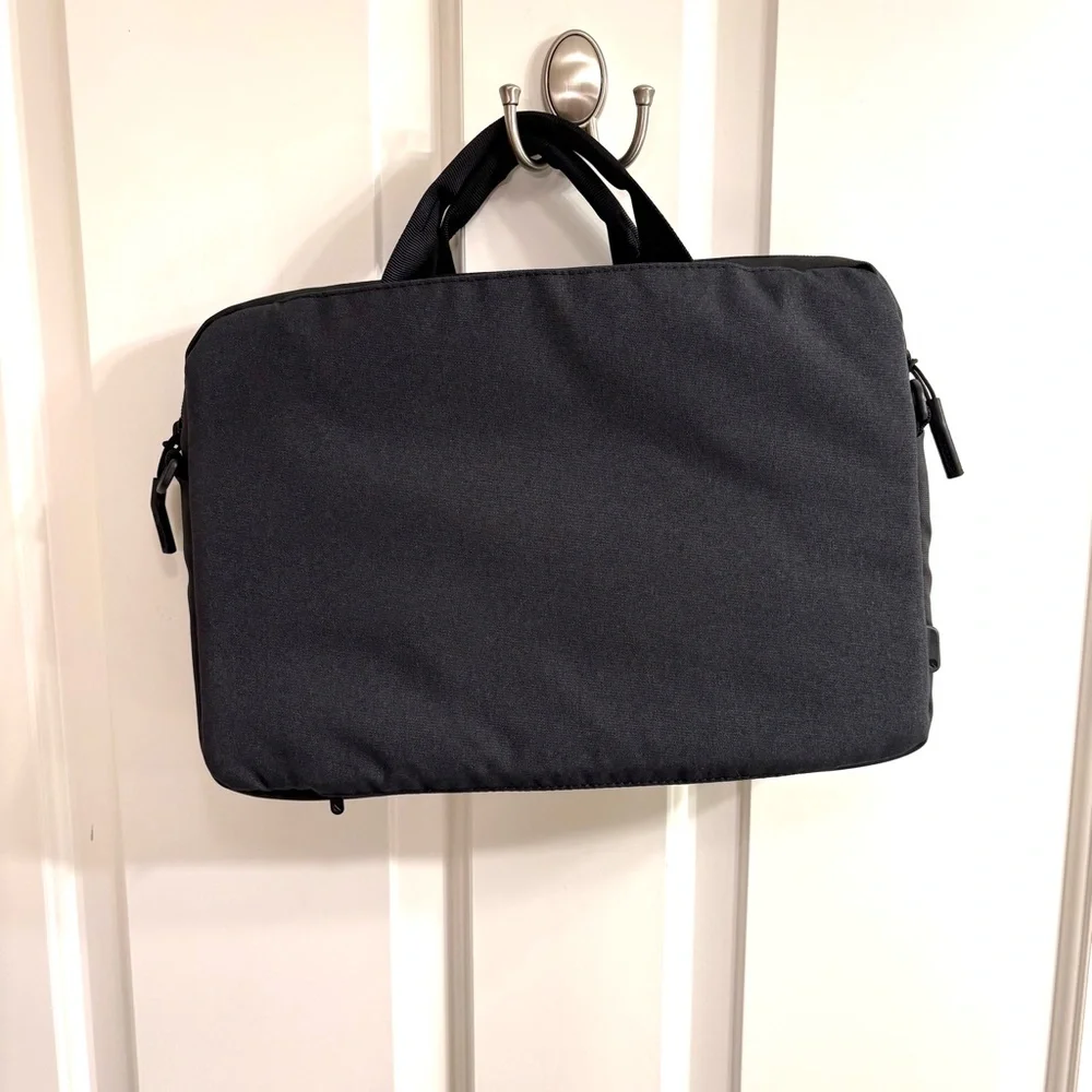 NWOT Incase Charcoal City Brief 13 Inch Laptop Bag